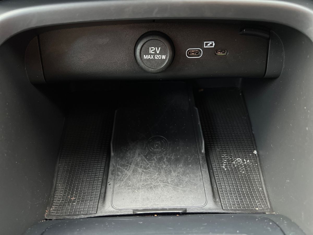 Used Volvo XC40 2023 for sale - 76664525: Photo 24