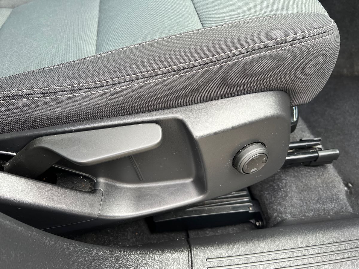 Used Volvo XC40 2023 for sale - 76664525: Photo 30