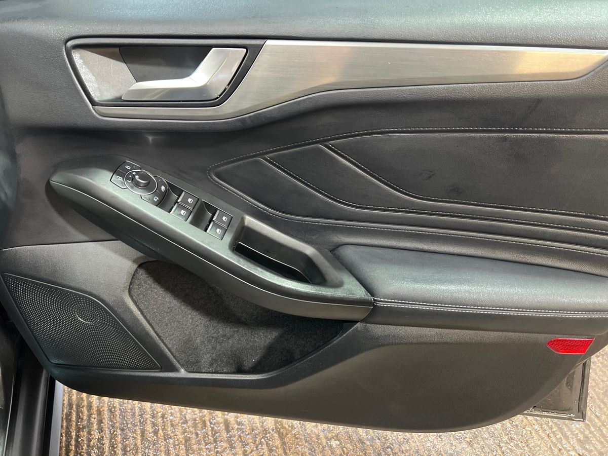 Used Ford Focus 2022 for sale - 76328279: Photo 35