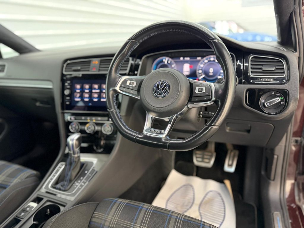 Used Volkswagen Golf 2017 for sale - 77052224: Photo 3
