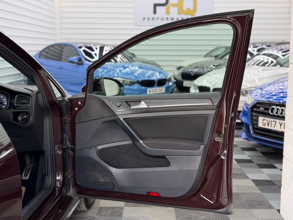 Used Volkswagen Golf 2017 for sale - 77052224: Photo 32