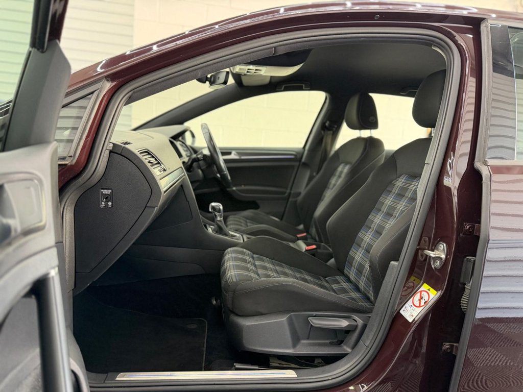 Used Volkswagen Golf 2017 for sale - 77052224: Photo 34