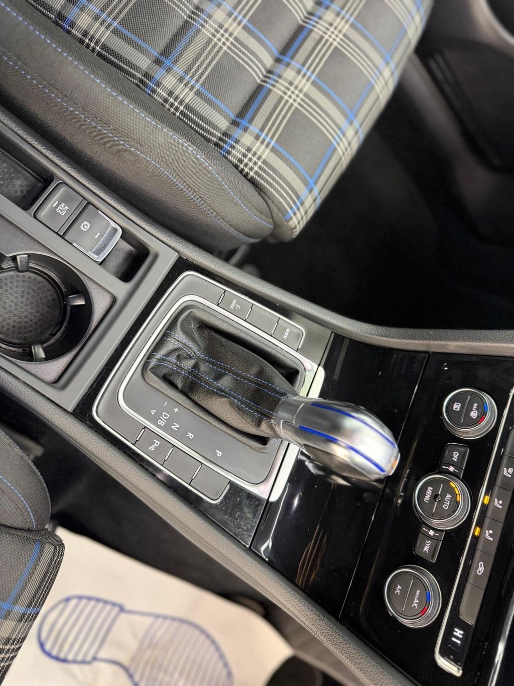 Used Volkswagen Golf 2017 for sale - 77052224: Photo 43