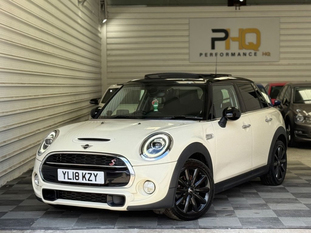 Used MINI Hatch 2018 for sale - 76631908: Photo 1