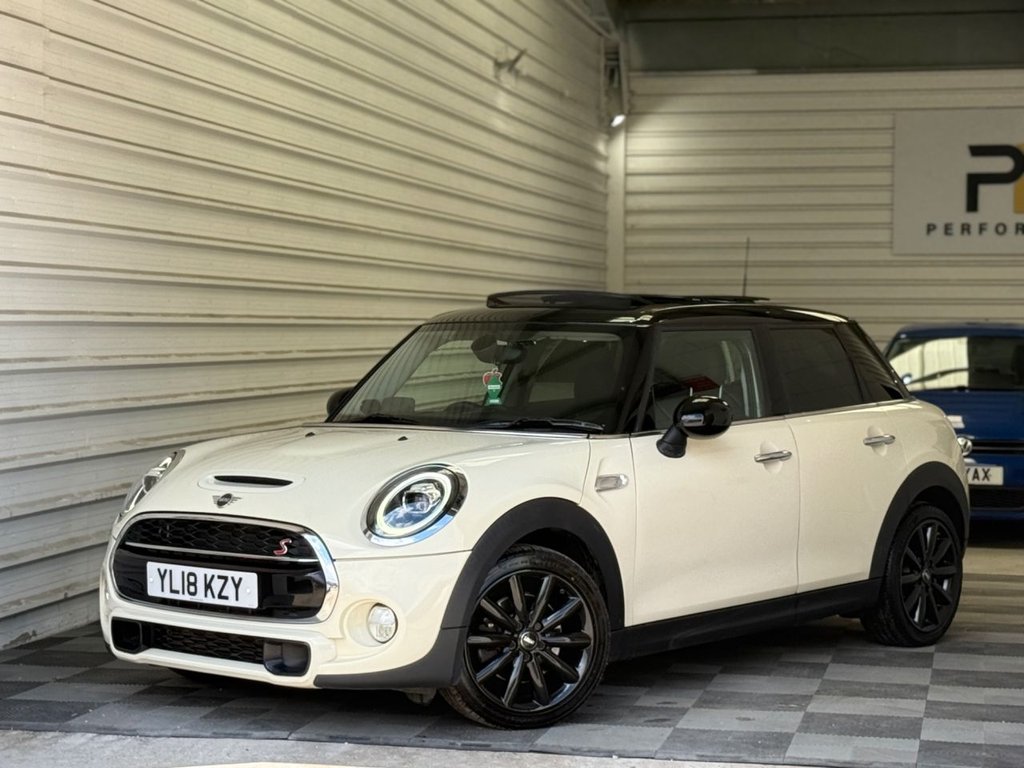 Used MINI Hatch 2018 for sale - 76631908: Photo 5