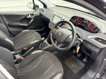 Used Peugeot 208 2013 for sale - 77413448: Photo