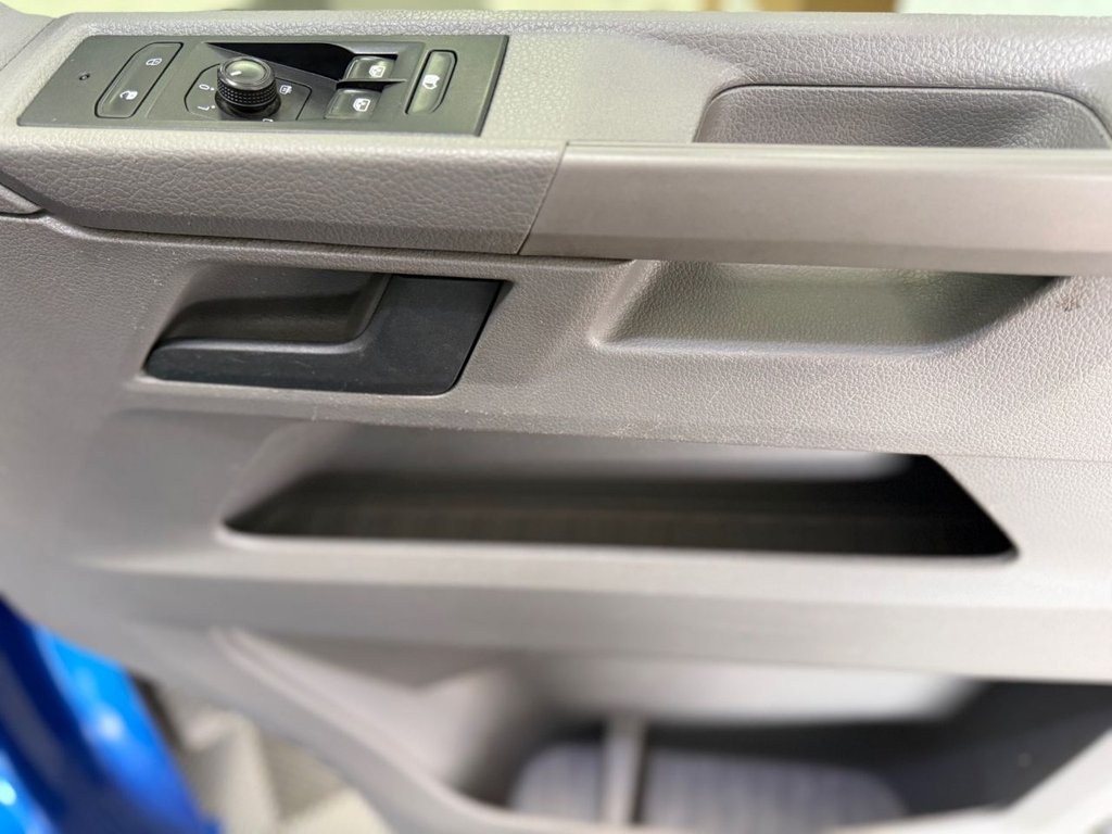 Used Volkswagen Transporter 2021 for sale - 76631696: Photo 48