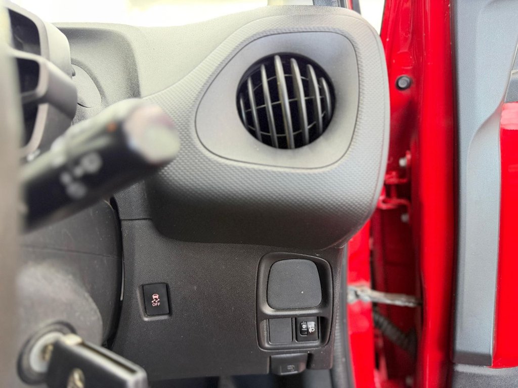 Used Toyota AYGO 2015 for sale - 77145676: Photo 40