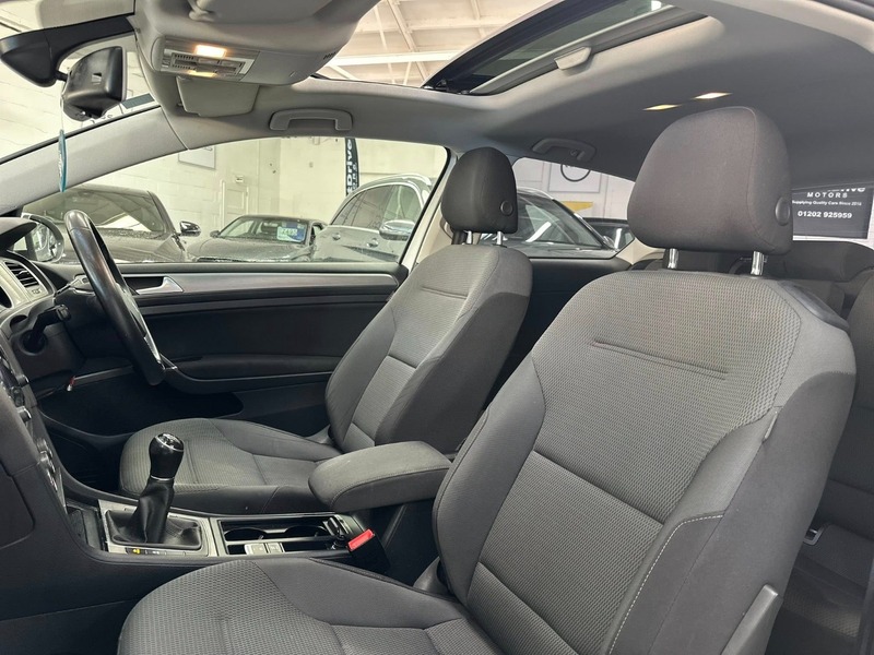 Used Volkswagen Golf 2015 for sale - 77027733: Photo 10