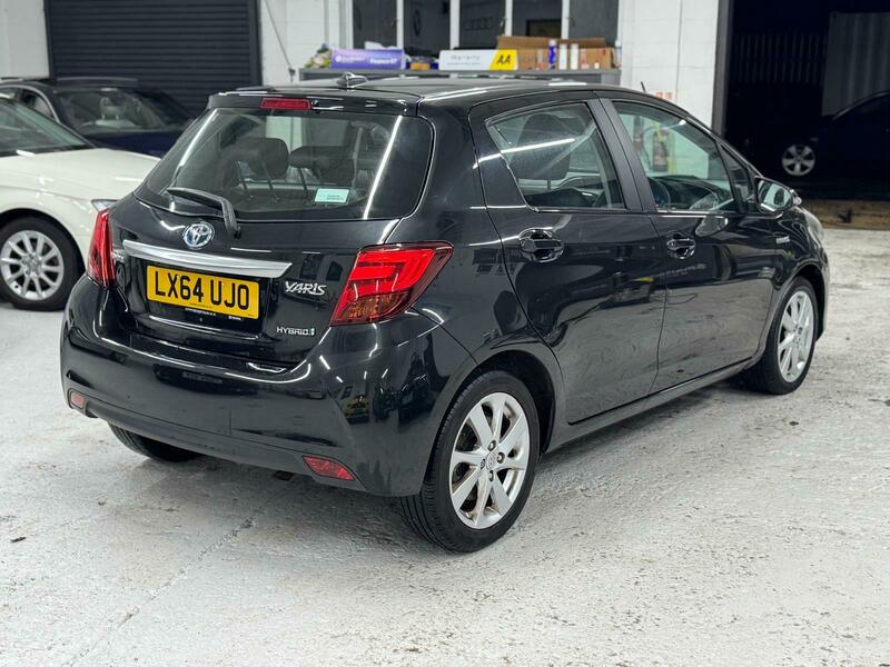 Used Toyota Yaris 2014 for sale - 77693981: Photo 2