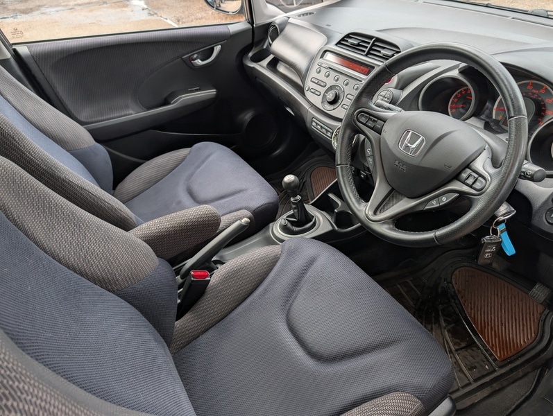 Used Honda Jazz 2015 for sale - 76148414: Photo 16