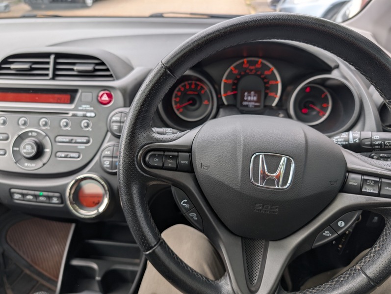 Used Honda Jazz 2015 for sale - 76148414: Photo 18