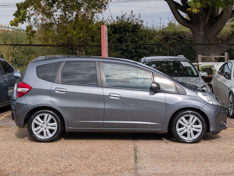 Used Honda Jazz 2015 for sale - 76148414: Photo 3