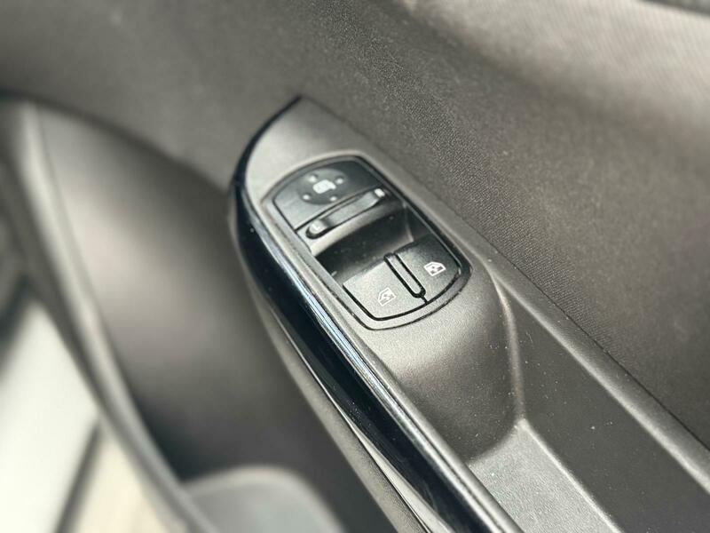 Used Vauxhall Corsa 2015 for sale - 77059747: Photo 21