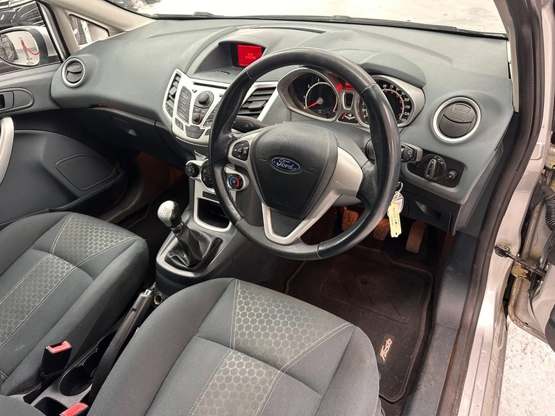 Used Ford Fiesta 2010 for sale - 76357159: Photo 4