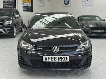 Used Volkswagen Golf 2016 for sale - 76357154: Photo