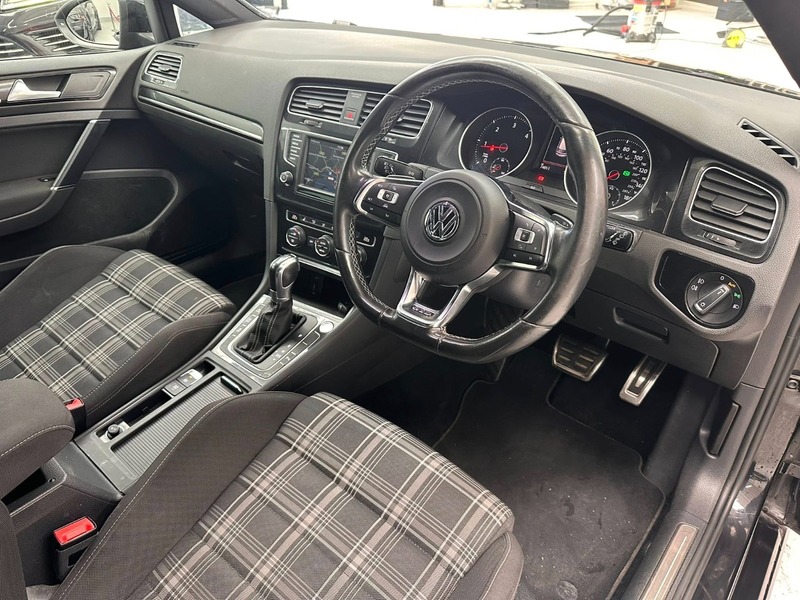 Used Volkswagen Golf 2016 for sale - 76357154: Photo 4