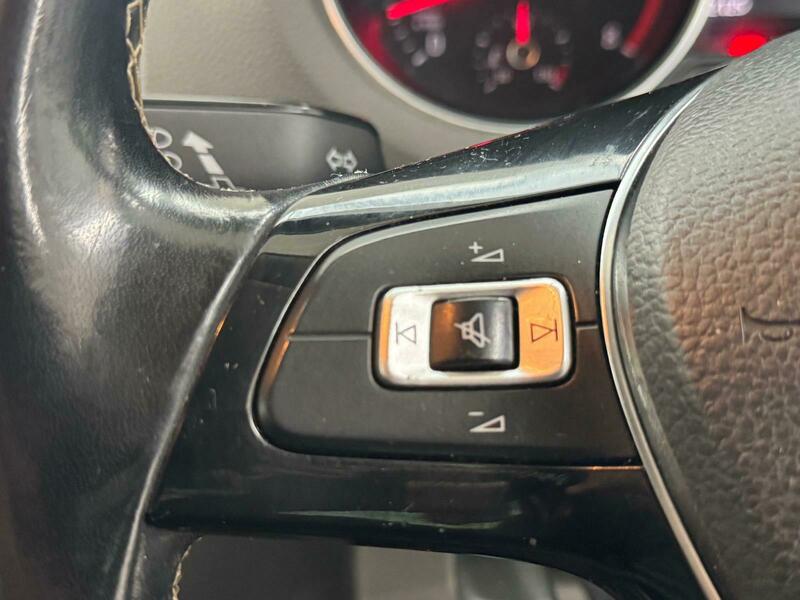 Used Volkswagen Polo 2015 for sale - 76768931: Photo 12