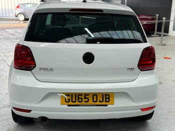 Used Volkswagen Polo 2015 for sale - 76768931: Photo