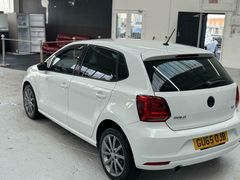Used Volkswagen Polo 2015 for sale - 76768931: Photo 4