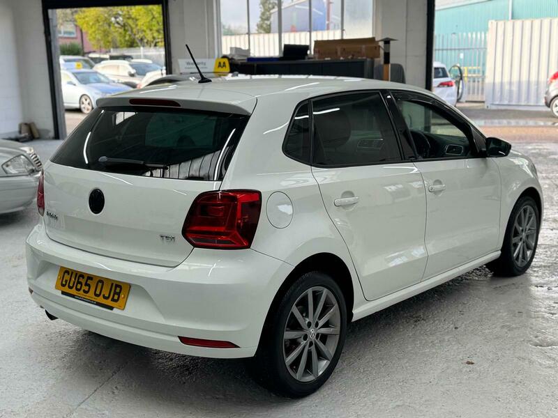 Used Volkswagen Polo 2015 for sale - 76768931: Photo 7