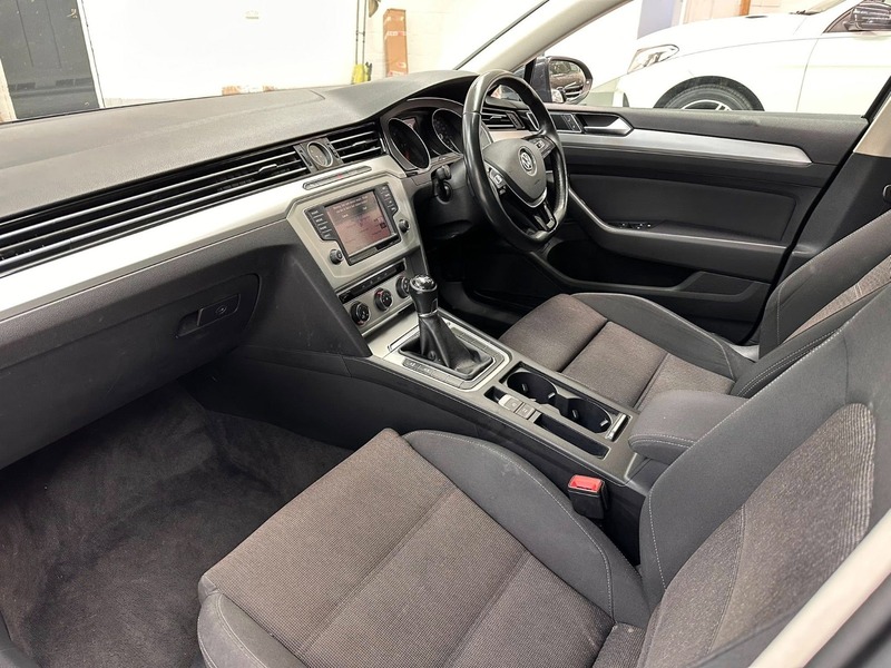 Used Volkswagen Passat 2017 for sale - 76357151: Photo 10