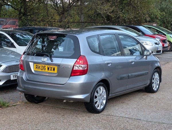 Used Honda Jazz 2006 for sale - 76224191: Photo 4