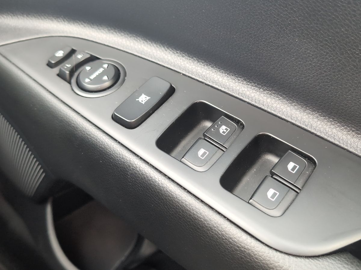 Used Kia Stonic 2023 for sale - 77113676: Photo 19