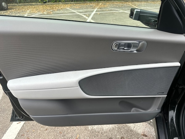 Used Hyundai IONIQ 6 2023 for sale - 76272391: Photo 29