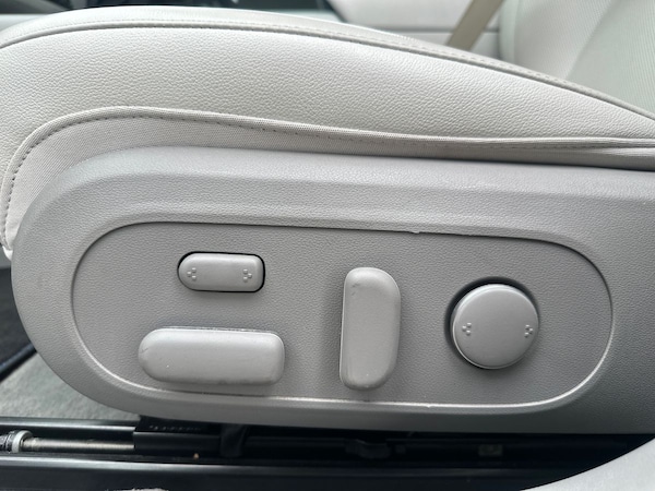 Used Hyundai IONIQ 6 2023 for sale - 76272391: Photo 31