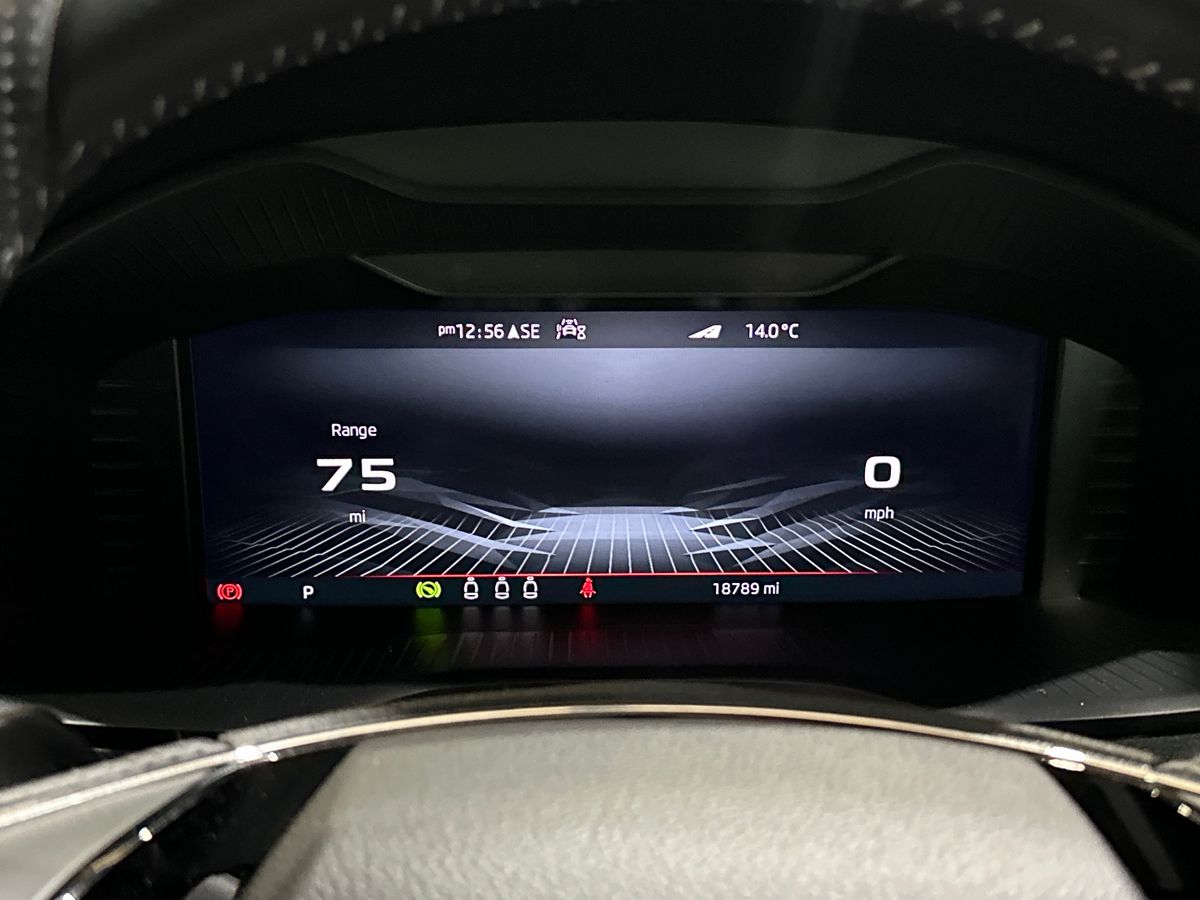 Used Skoda Karoq 2023 for sale - 76565907: Photo 14