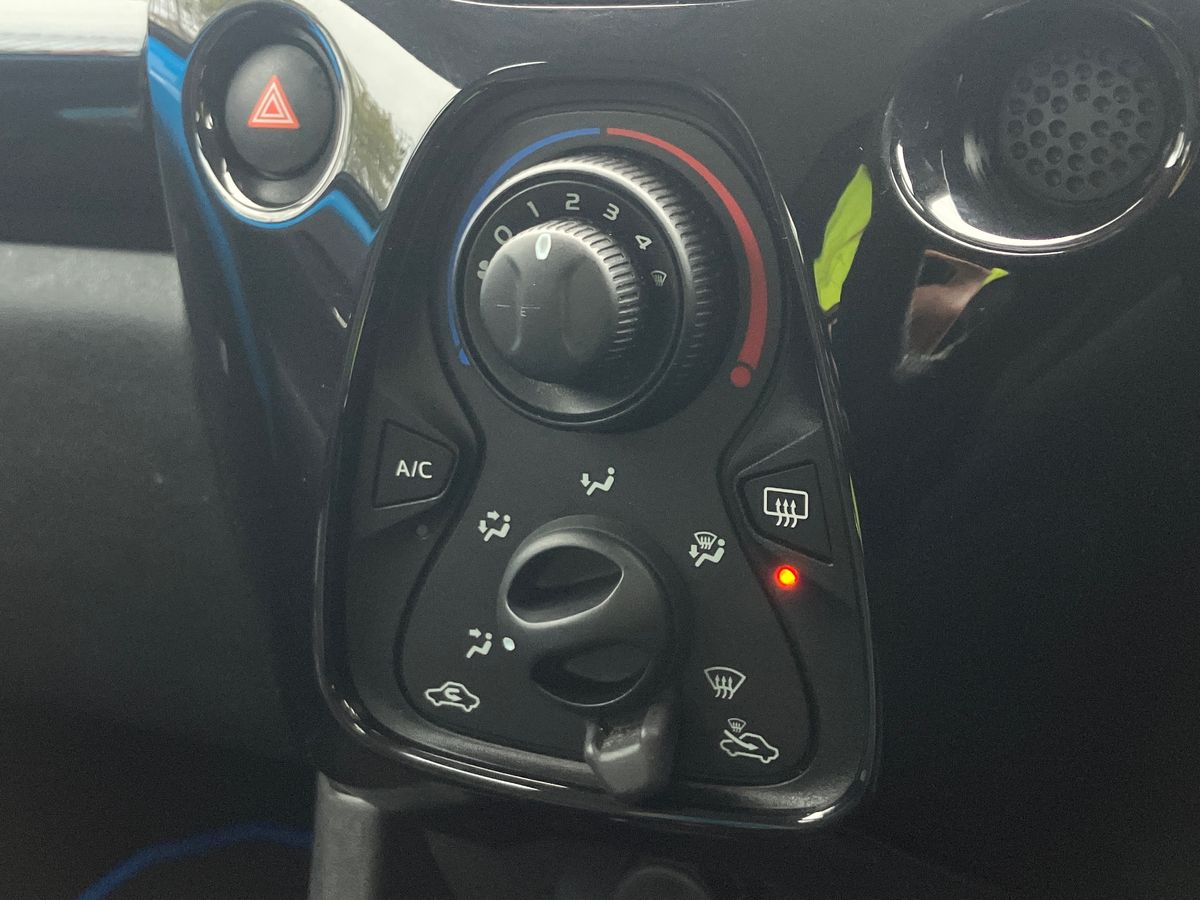 Used Toyota AYGO 2015 for sale - 76491232: Photo 12