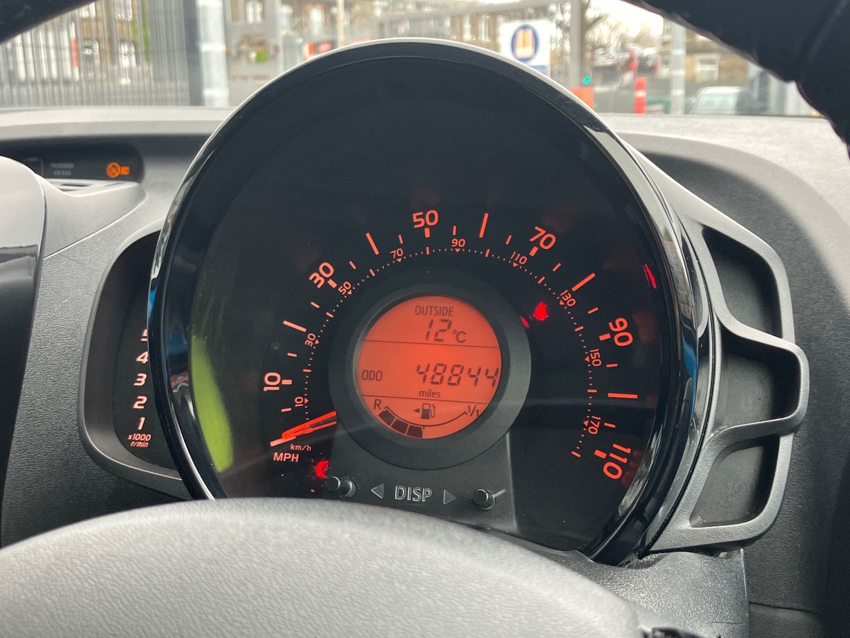 Used Toyota AYGO 2015 for sale - 76491232: Photo 14