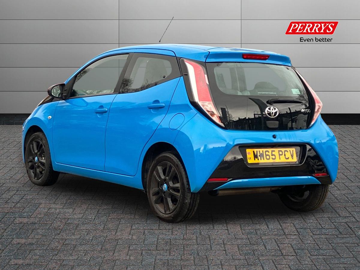 Used Toyota AYGO 2015 for sale - 76491232: Photo 2