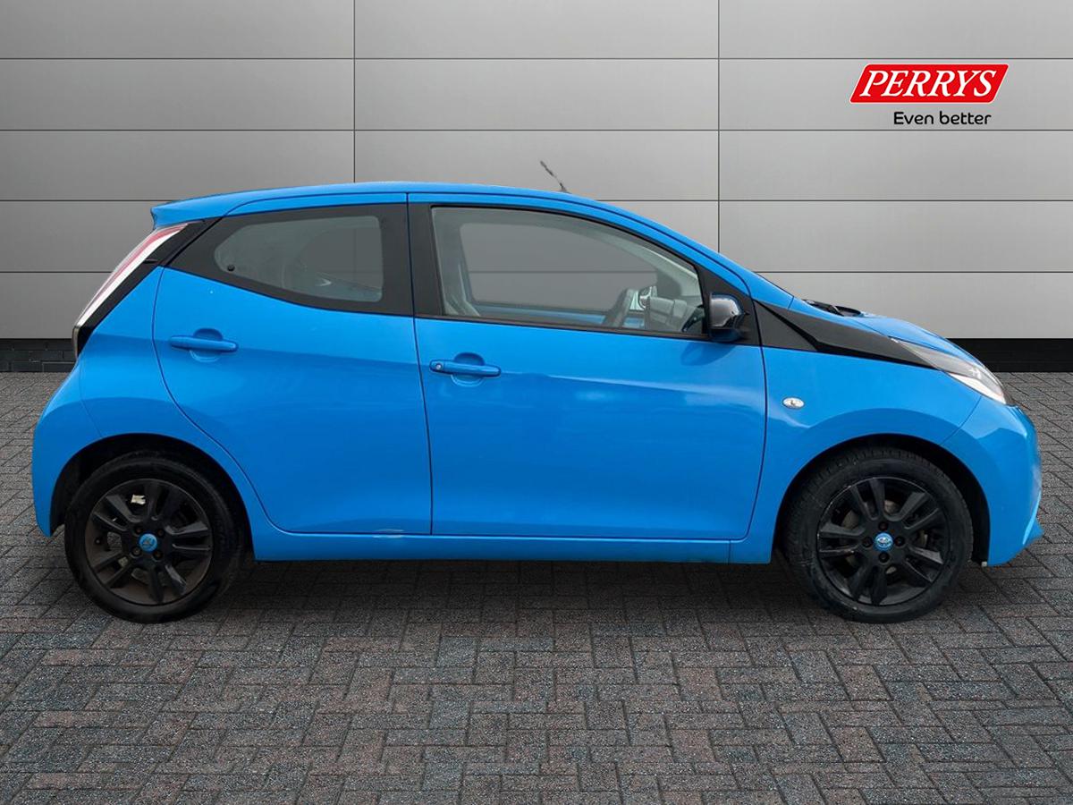 Used Toyota AYGO 2015 for sale - 76491232: Photo 3