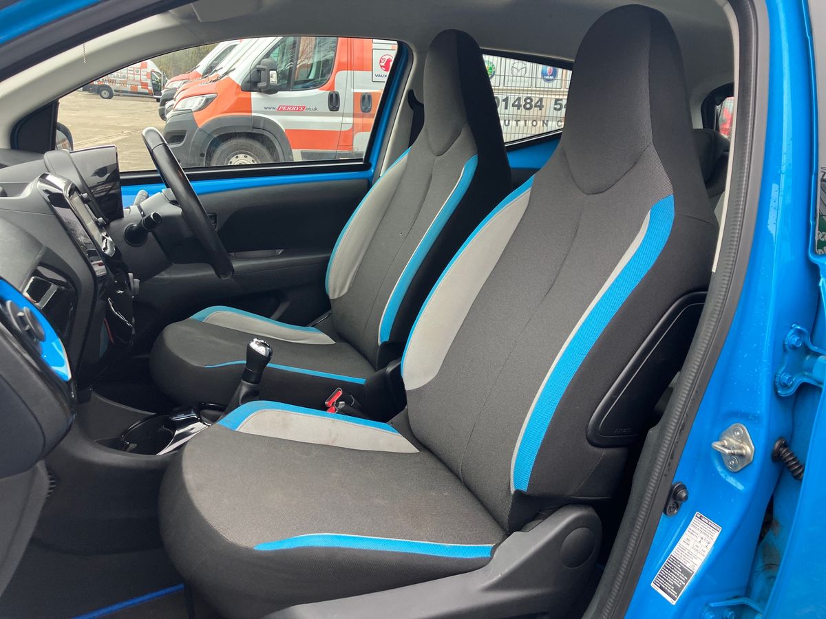 Used Toyota AYGO 2015 for sale - 76491232: Photo 36