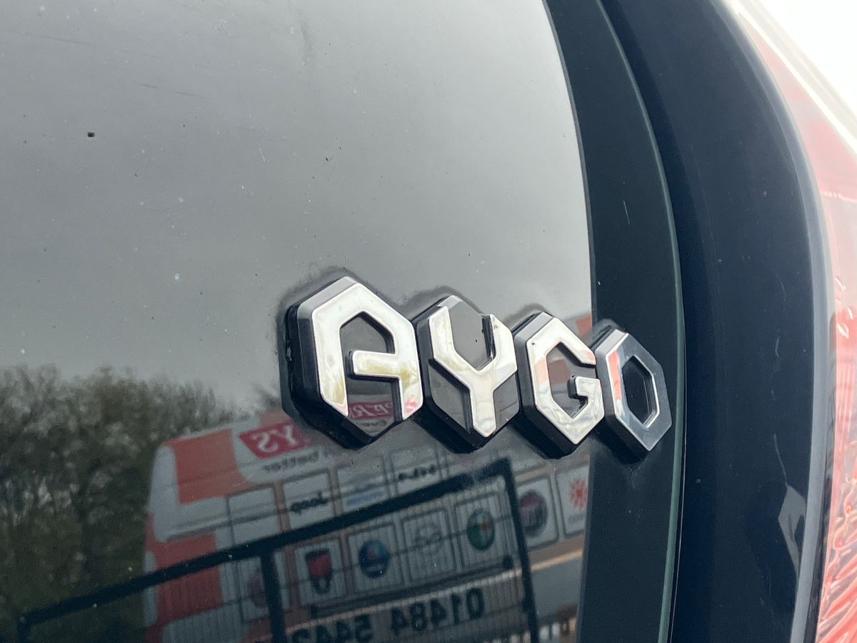 Used Toyota AYGO 2015 for sale - 76491232: Photo 40