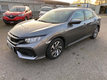 Used Honda Civic 2018 for sale - 76206126: Photo 4