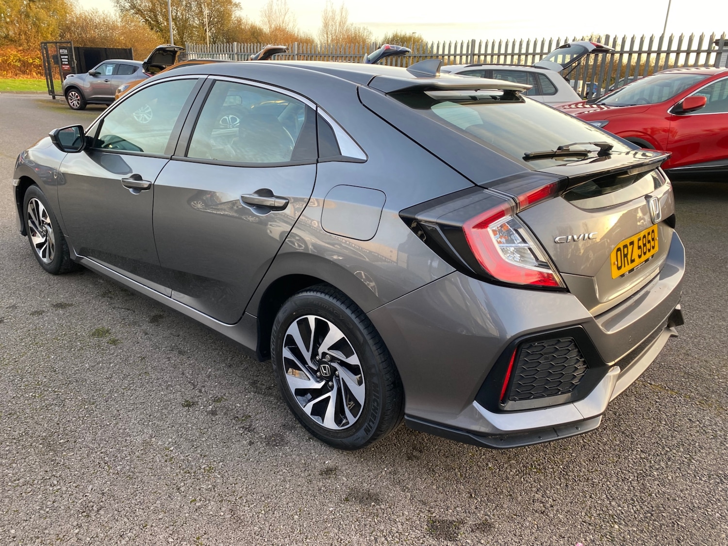Used Honda Civic 2018 for sale - 76206126: Photo 5