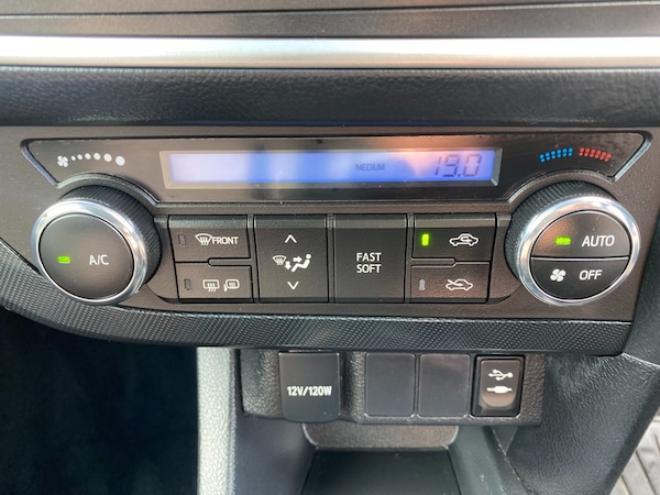 Used Toyota Auris 2013 for sale - 76046120: Photo 21