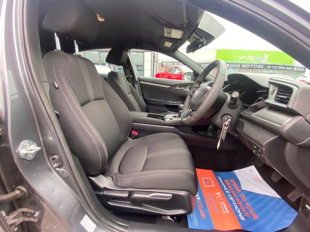 Used Honda Civic 2018 for sale - 76265404: Photo 12