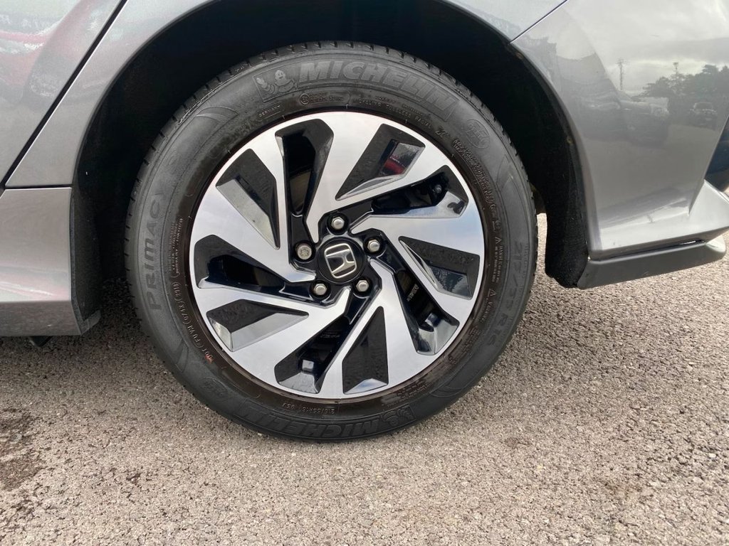 Used Honda Civic 2018 for sale - 76265404: Photo 30