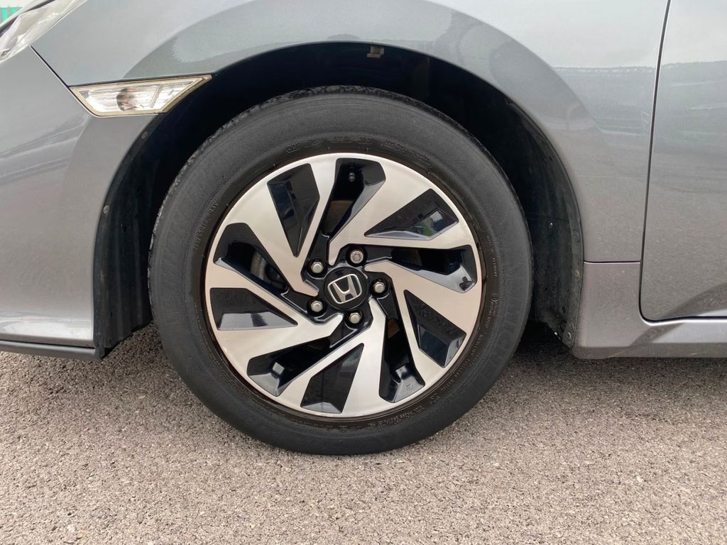 Used Honda Civic 2018 for sale - 76265404: Photo 32