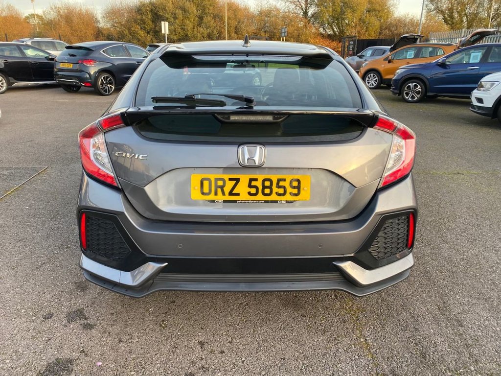 Used Honda Civic 2018 for sale - 76265404: Photo 6