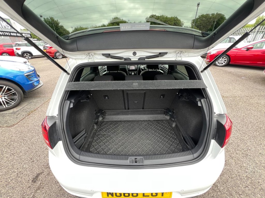 Used Volkswagen Golf 2017 for sale - 76265426: Photo 30