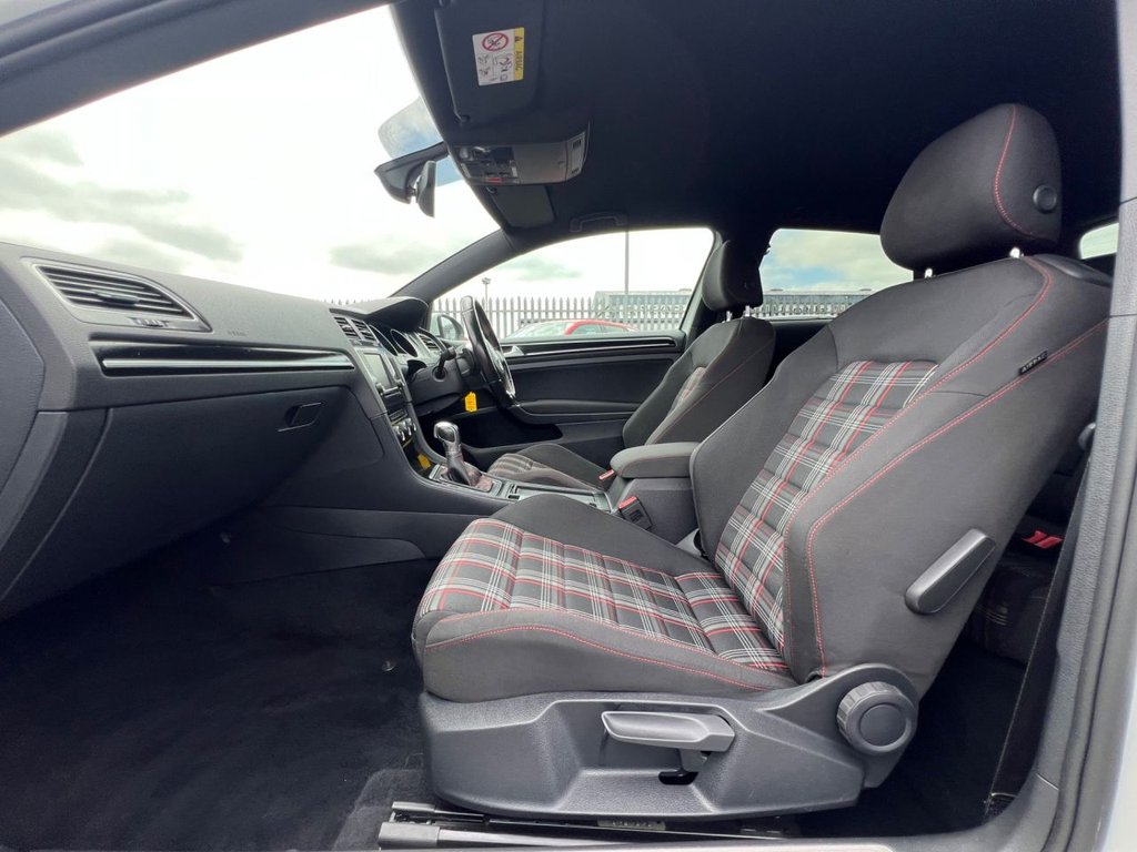 Used Volkswagen Golf 2017 for sale - 76265426: Photo 8