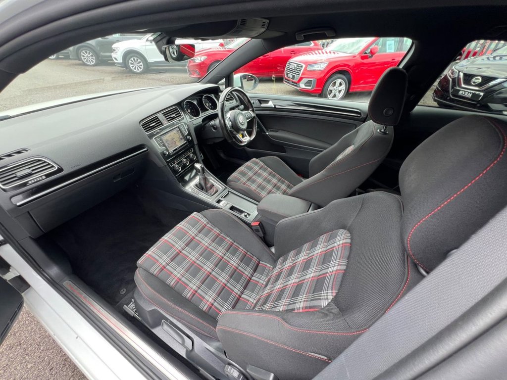 Used Volkswagen Golf 2017 for sale - 76265426: Photo 9