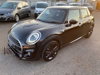 Used MINI Hatch 2019 for sale - 76265427: Photo