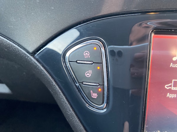 Used Vauxhall Corsa 2015 for sale - 76088819: Photo 20