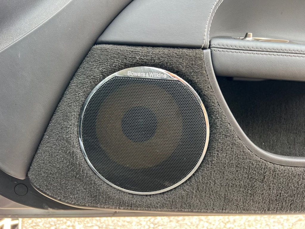 Used Jaguar XKR 2011 for sale - 76265407: Photo 16